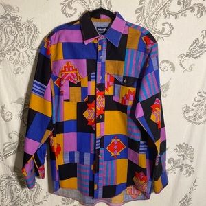 VTG WRANGLER Western Cowboy
Cut Aztec Shirt Size 17-35 XL Tails.
MADE IN USA‎